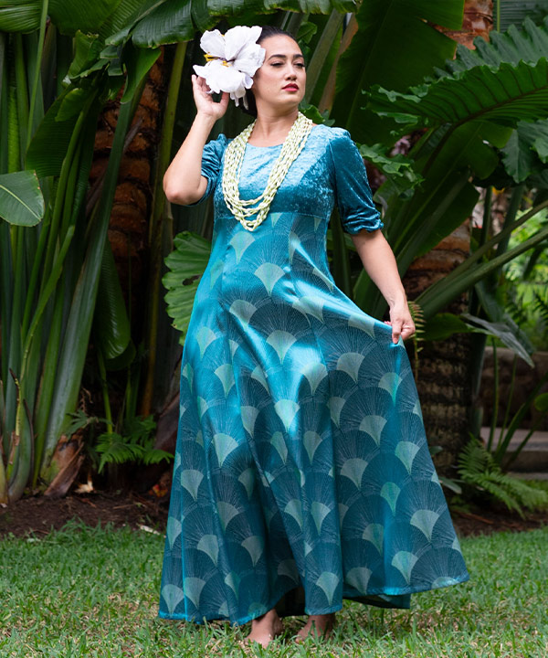 マウナロア【Maunaloa】|フラダンス衣装の専門店|☆セットインドレス