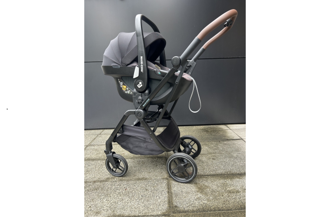 チャイルドシートのMAXI-COSI（マキシコシ）