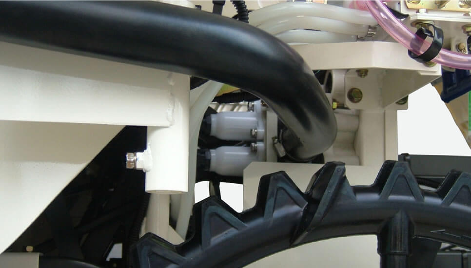 施肥作業をバックアップ｜Tough LE4｜田植機｜製品情報｜製品紹介