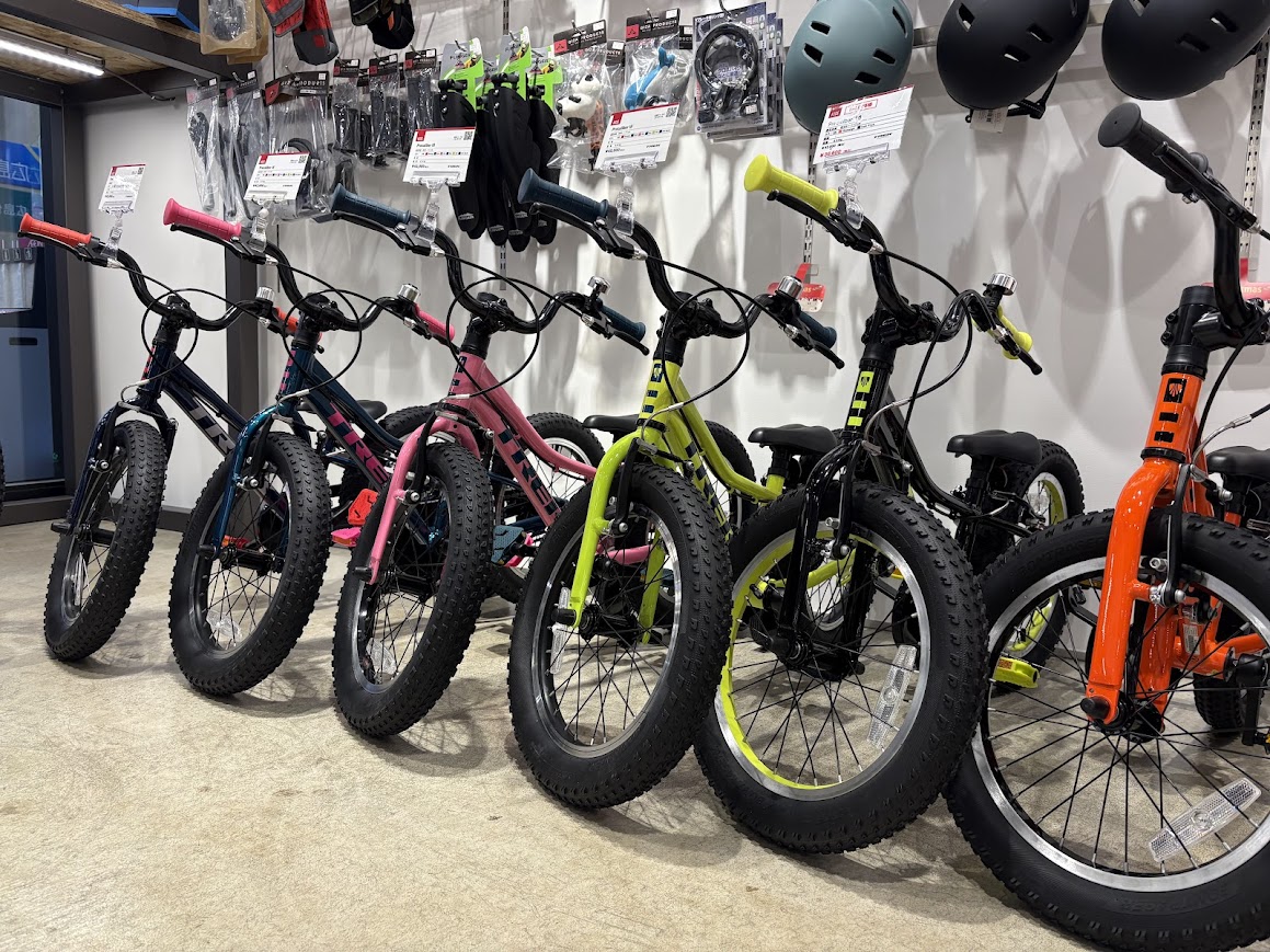 TREK(トレック)キッズバイク【Precaliber 16】の旧カラーがセール価格