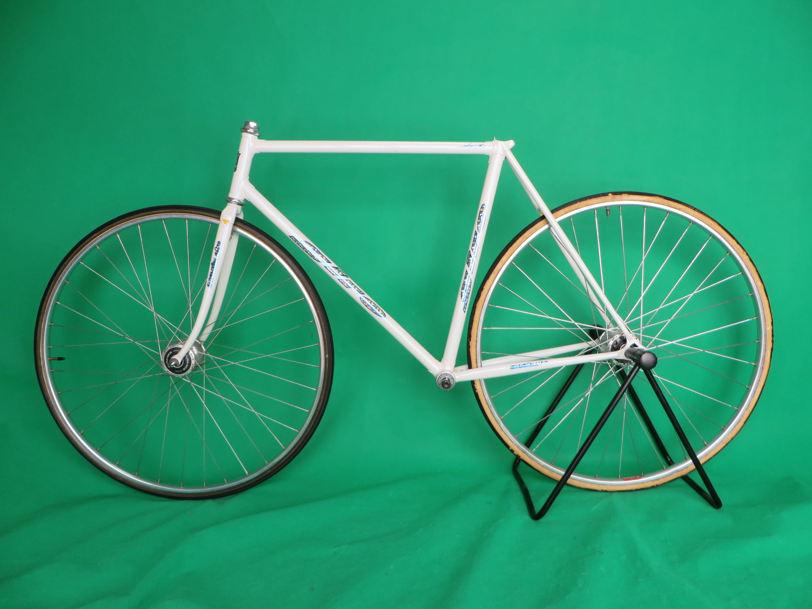 Meccanico Giro // White // 52.5cm – NJS EXPORT