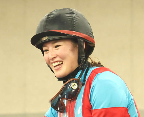 藤田菜七子騎手が電撃引退！女性ジョッキーG1初騎乗＆重賞初制覇、最多