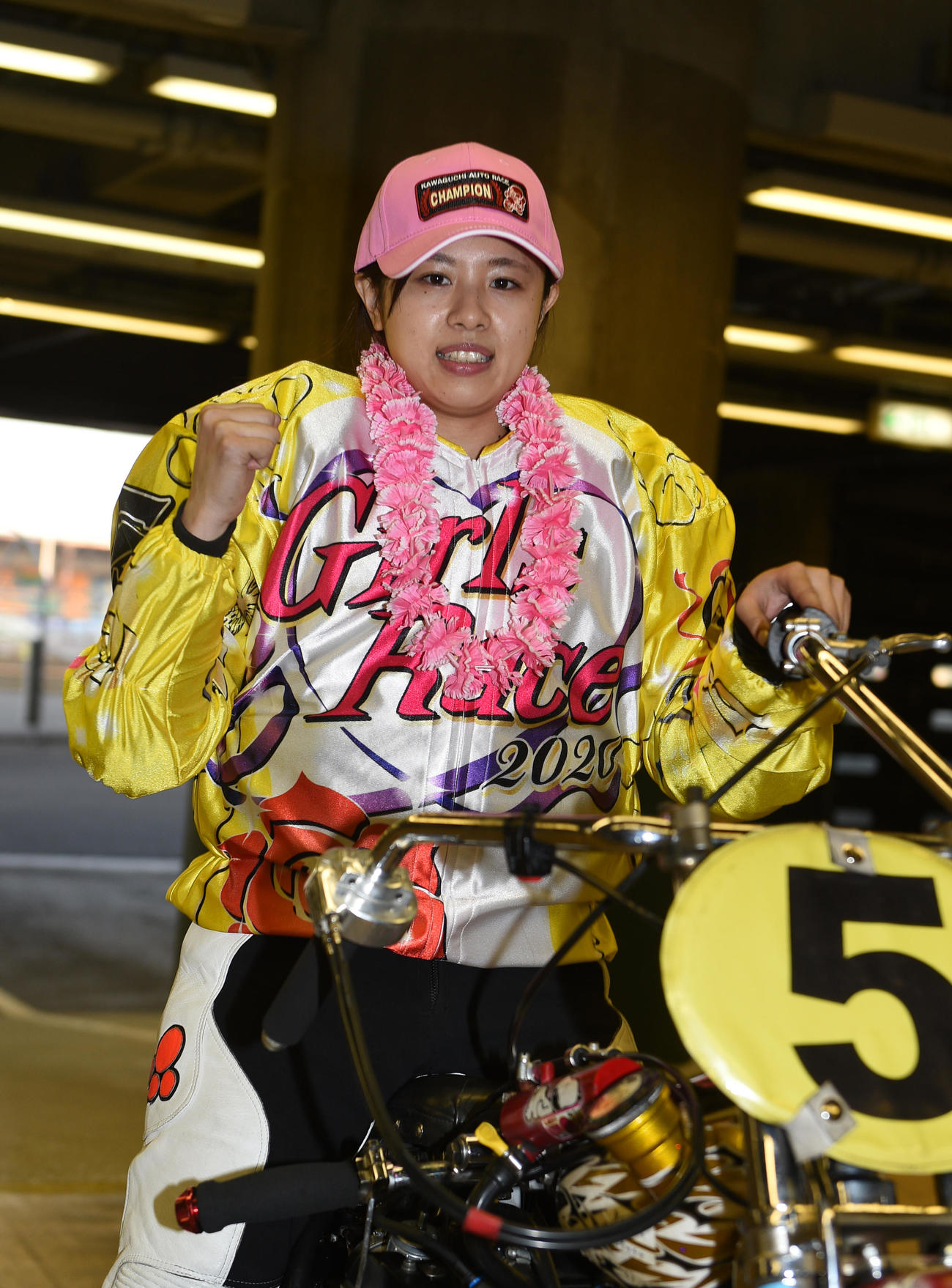 田崎萌が岡谷美由紀の猛追退け2代目女王／川口SG - オート : 日刊