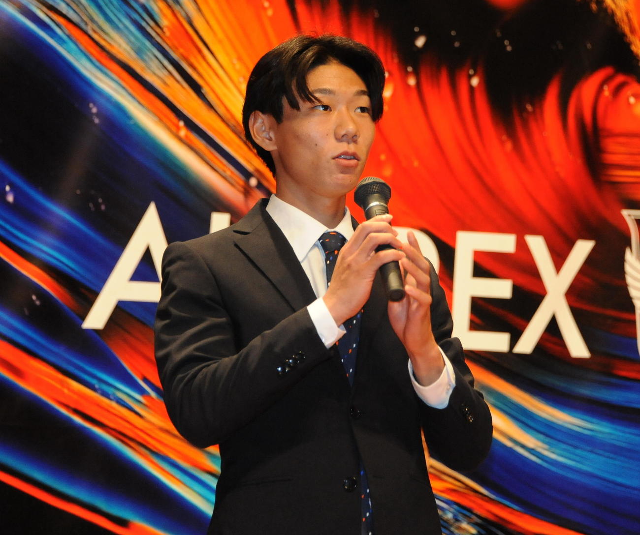 新潟】大型ルーキー稲村隼翔「絶対に日本代表に」スピード生かした守備