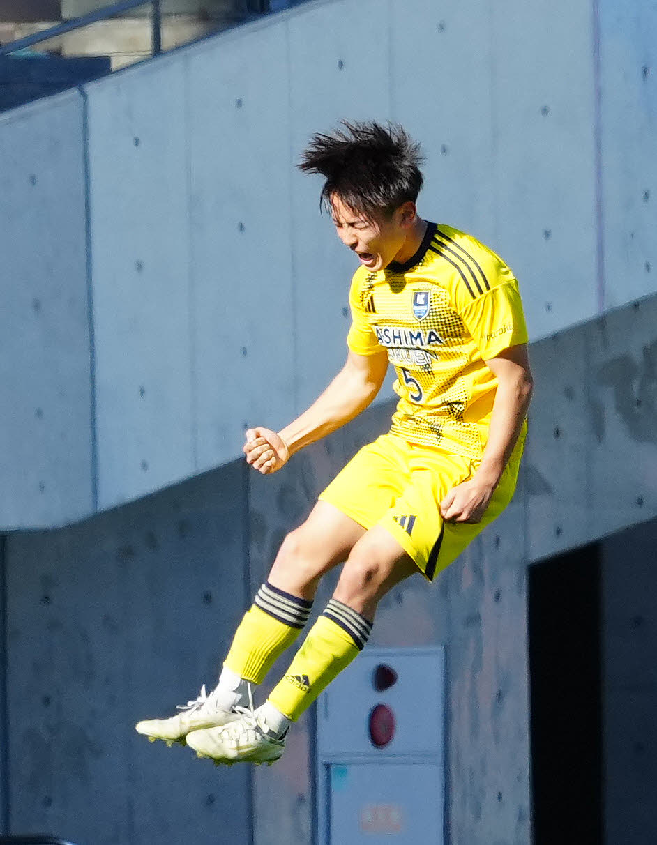 高校サッカー】鹿島学園、17年ぶり4強！キッカー清水朔久PK＆FKで3戦