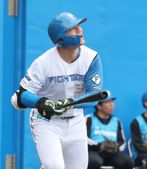 日本ハム】清宮幸太郎が今季実戦初打席、ファーストスイングでバック