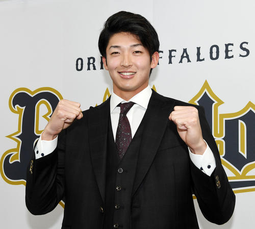 オリックス山崎颯一郎が支配下再登録 背番号63 - プロ野球写真ニュース