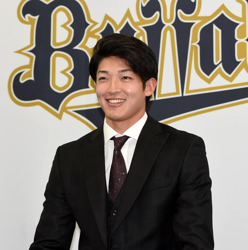 オリックス山崎颯一郎が支配下再登録 背番号63 - プロ野球写真ニュース