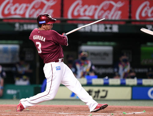 金メダリスト楽天浅村栄斗、バット割りながら持ち前パワーで適時打