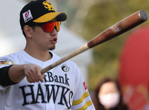 ソフトバンク】副主将の栗原陵矢、今季巻き返しへ「常に自覚というか