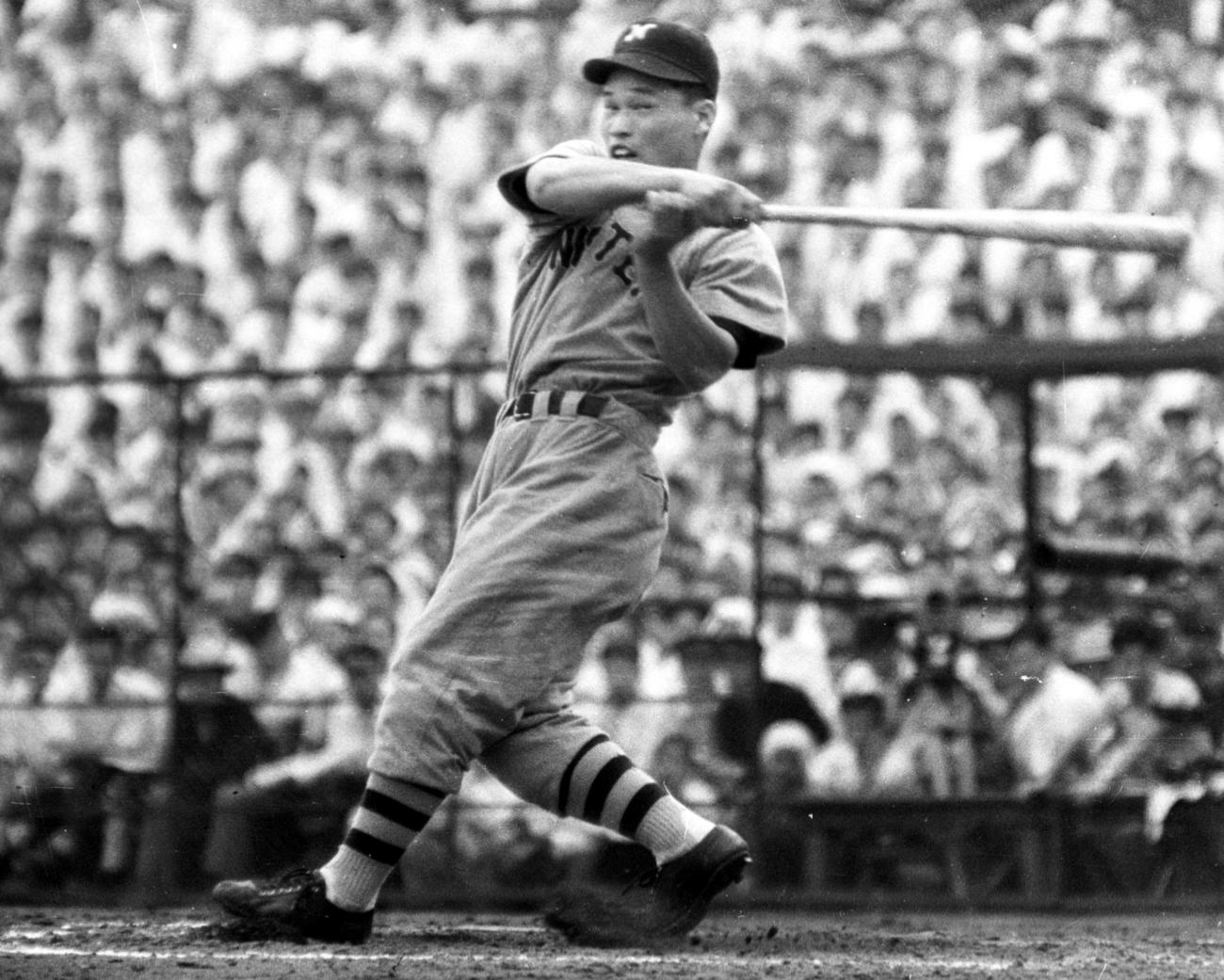 怪童”中西太さん死去 伝説として語り継がれる平和台球場バック