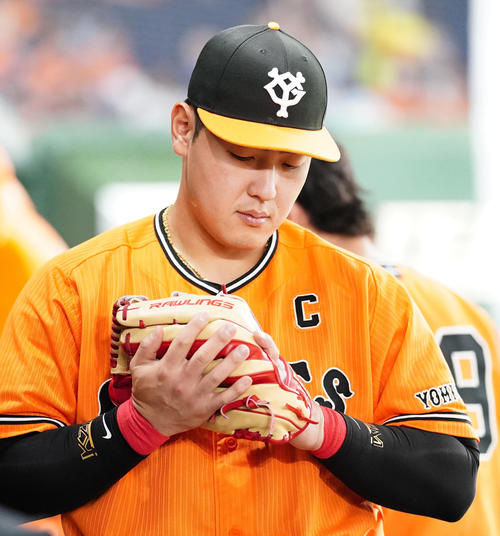 巨人】岡本和真4年ぶり左翼で先発 原監督「チームのために外野も