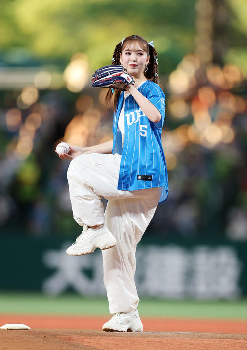 西武】藤田ニコル珍始球式「あー」手元でいきなりバウンド「これから