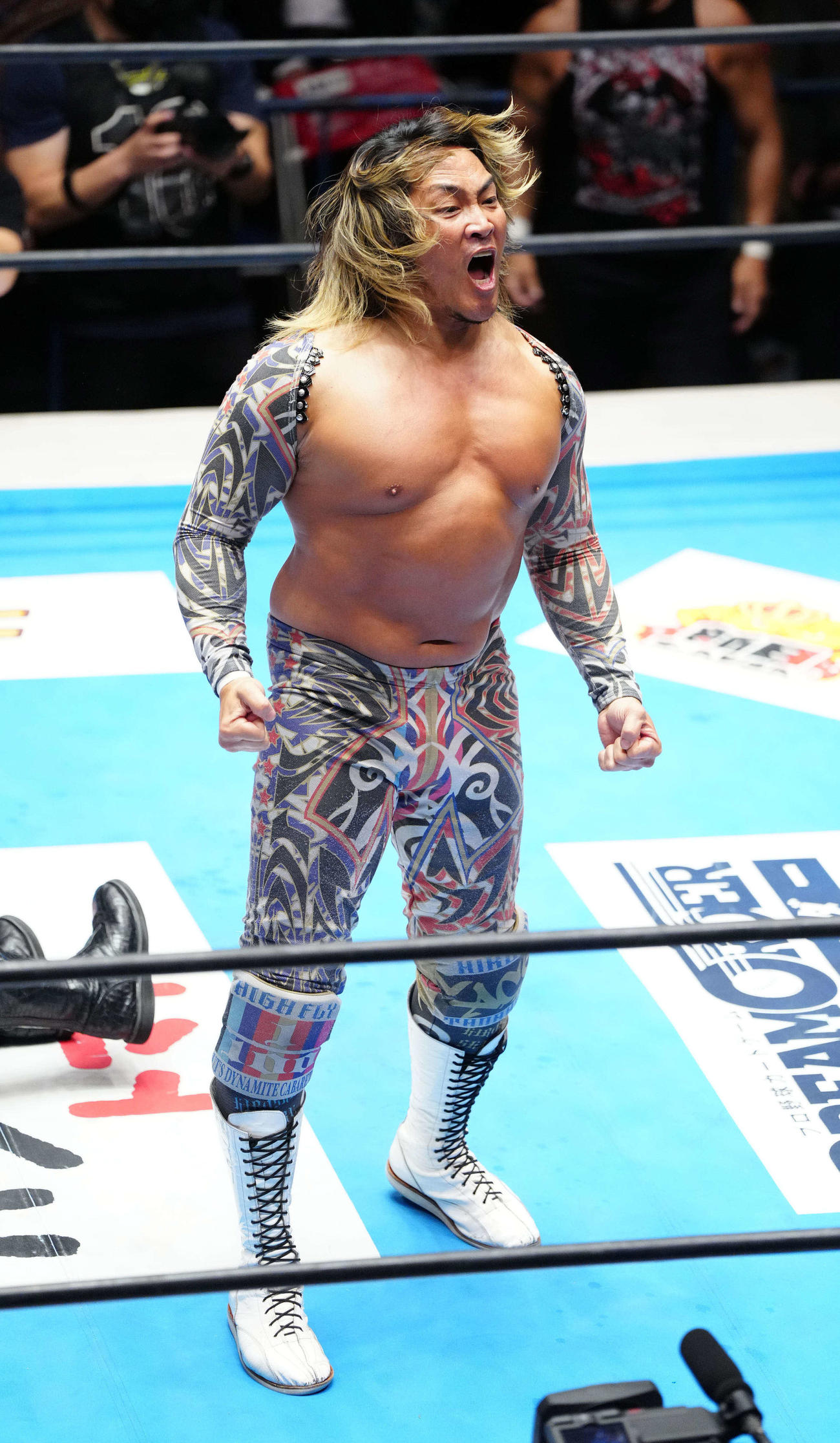 新日本】1・4 棚橋弘至社長の堪忍袋の緒が切れた EVILに制裁を