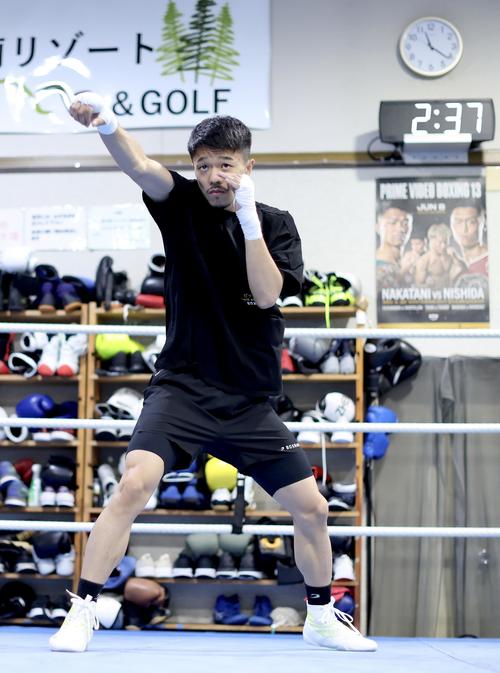 ピンク色が似合う”中谷潤人「必ず統一王者になる」盟友カラーと新