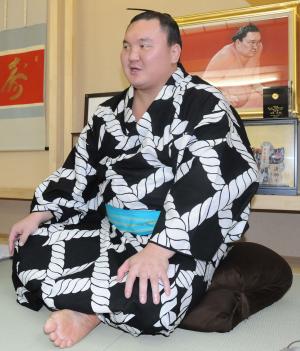 白鵬が横綱で初の全休 右足親指、足首、左膝に痛み - 大相撲 : 日刊