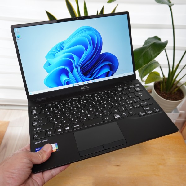 富士通LIFEBOOK WU-X/G2実機レビュー/富士通FMVパソコン比較購入ガイド