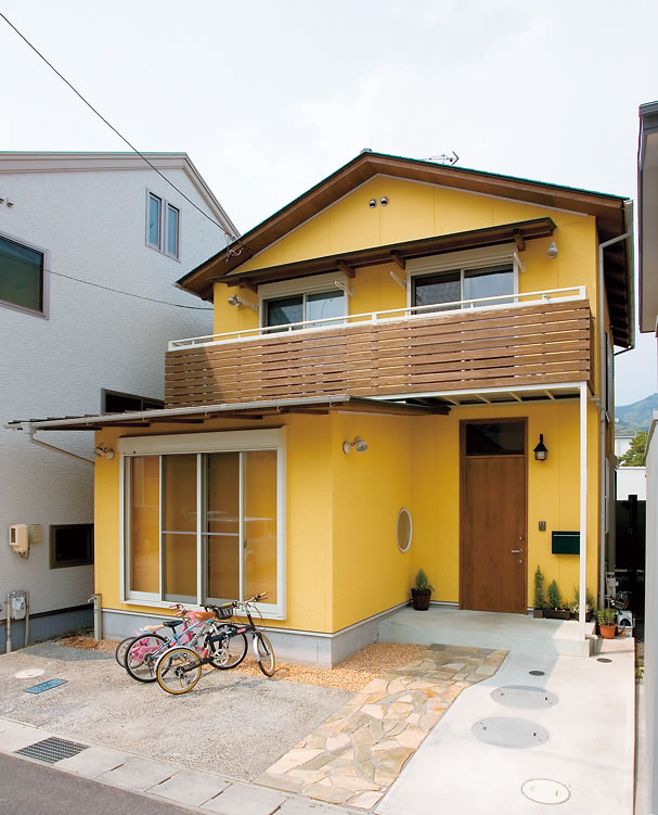 メロウグラスさんの黄色い屋根のお家 メロウグラスさんの黄色い屋根の