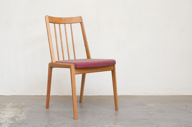 スポークのある椅子【No.2090】 | 無垢材家具で温かいやすらぎのある