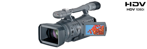 新開発「3 クリアビッドCMOSセンサー」搭載、高解像度と色再現性に優れ