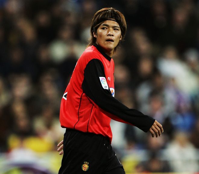 すね当てを蹴られて、おまえ動くなよと…」大久保嘉人がスペイン時代に