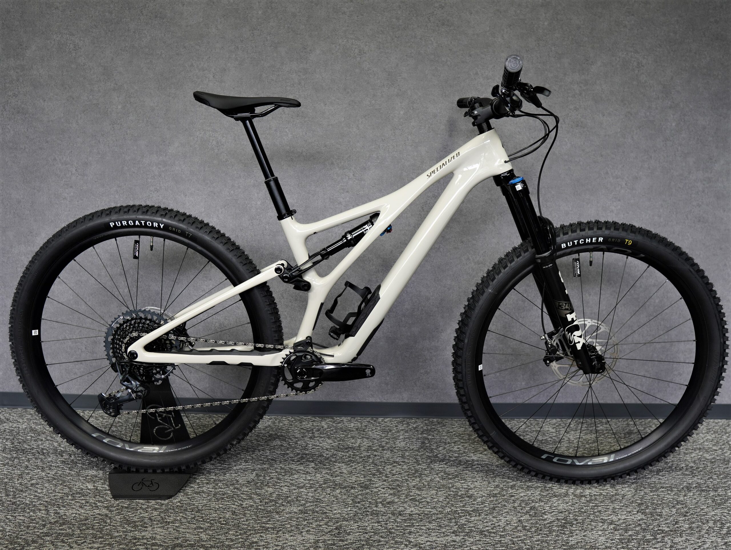 オールラウンドに遊べるカーボンフルサスMTB「STUMPJUMPER EXPERT