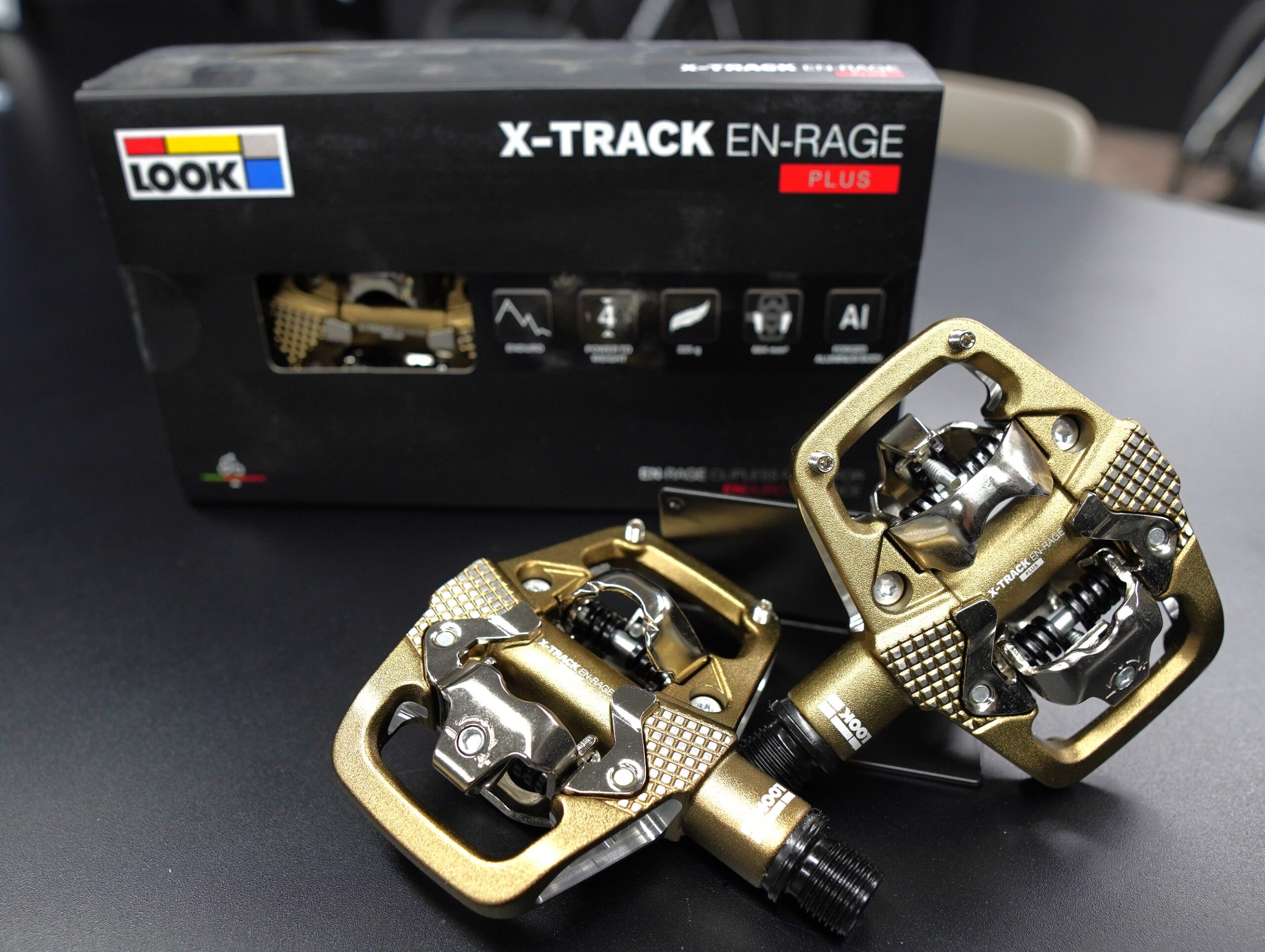 SPD互換でカッコいい！LOOKビンディングペダル「X-TRACK」 入荷しま