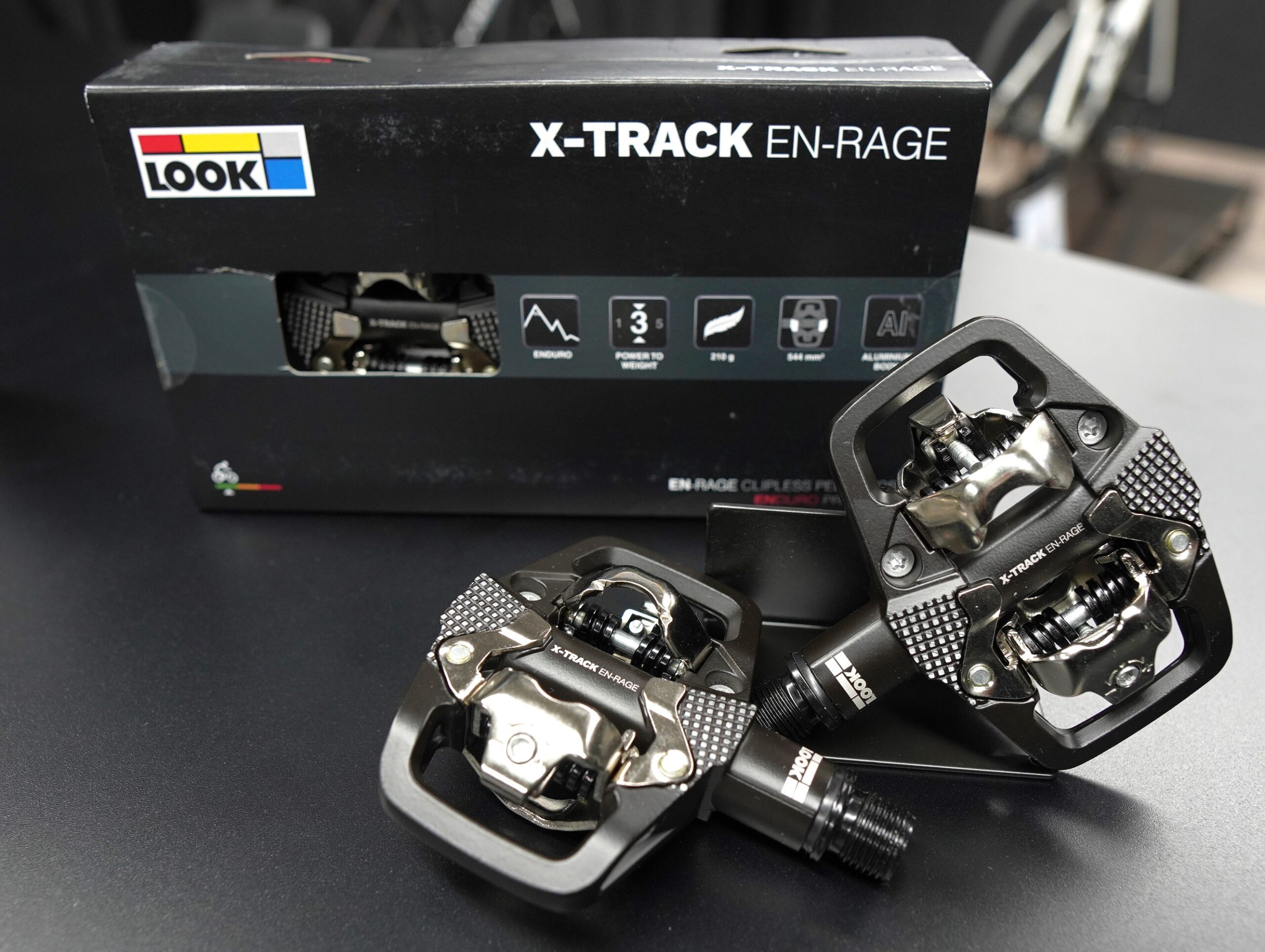 SPD互換でカッコいい！LOOKビンディングペダル「X-TRACK」 入荷しま