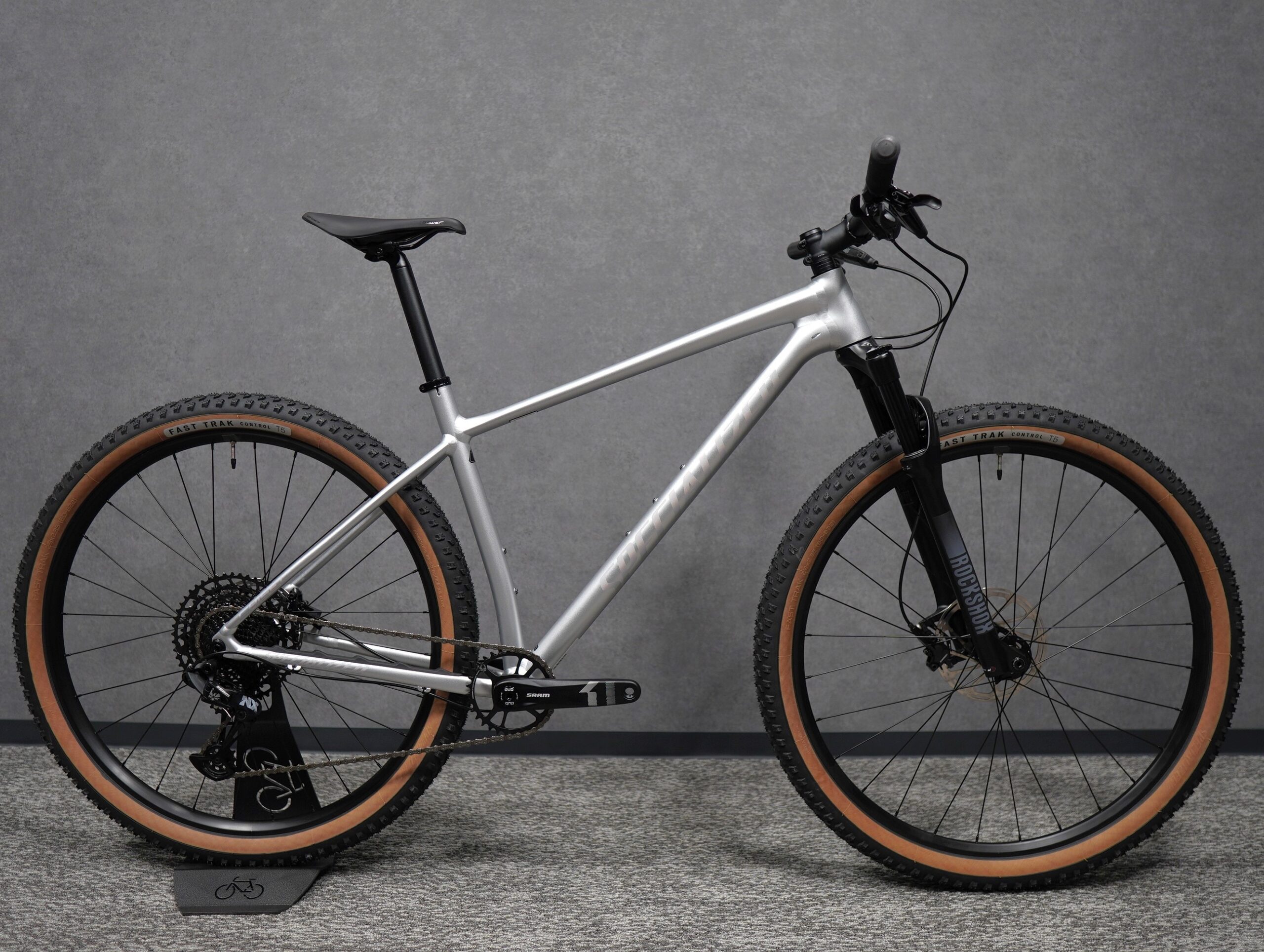 超軽量アルミマウンテンバイク「CHISEL」スプリングセール対象で今がお