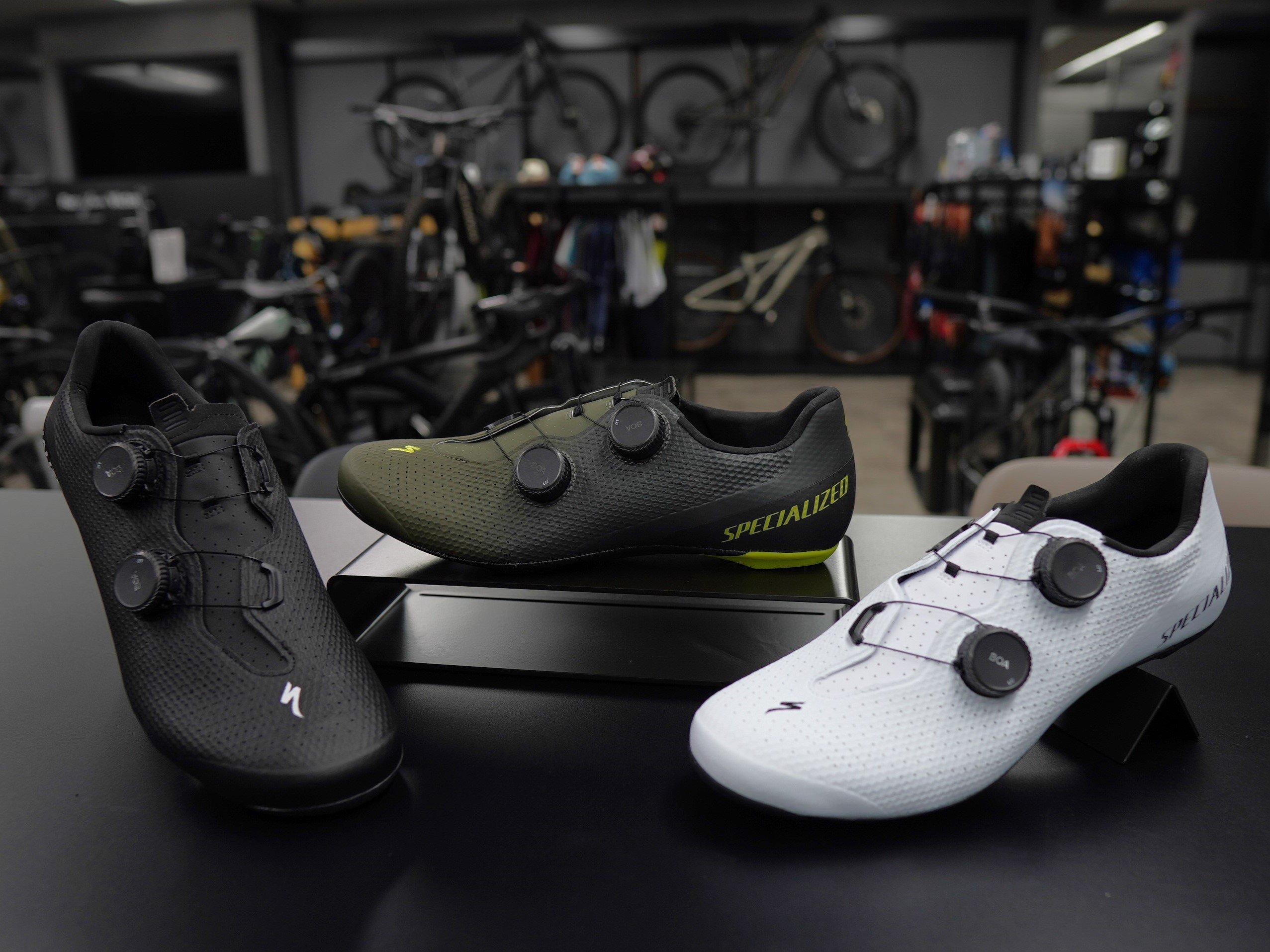 ミドルグレードの新型ロードシューズTORCH 3.0 ＆ 2.0 が同時発表に