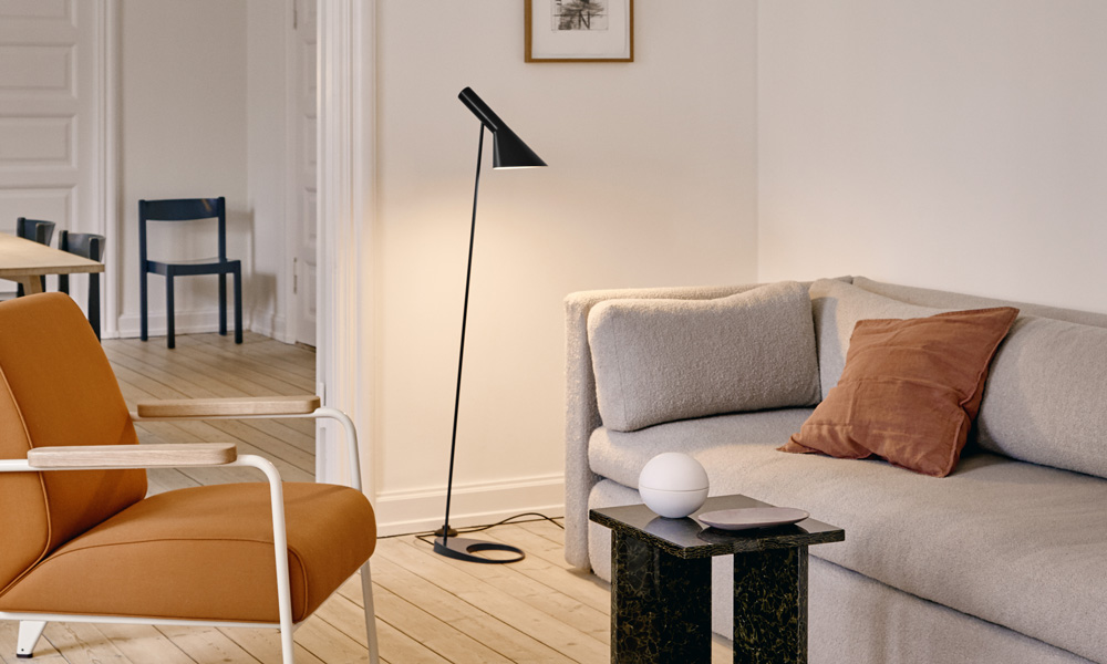 AJ フロアランプ / ホワイトLouis Poulsen（ルイスポールセン） | 公式