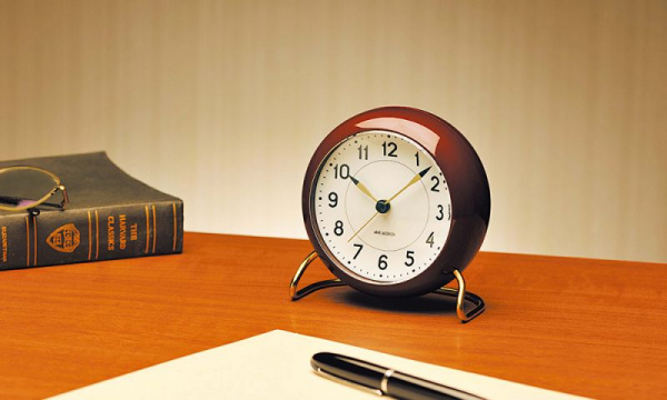 テーブルクロック ステーション / バーガンディーROSENDAHL