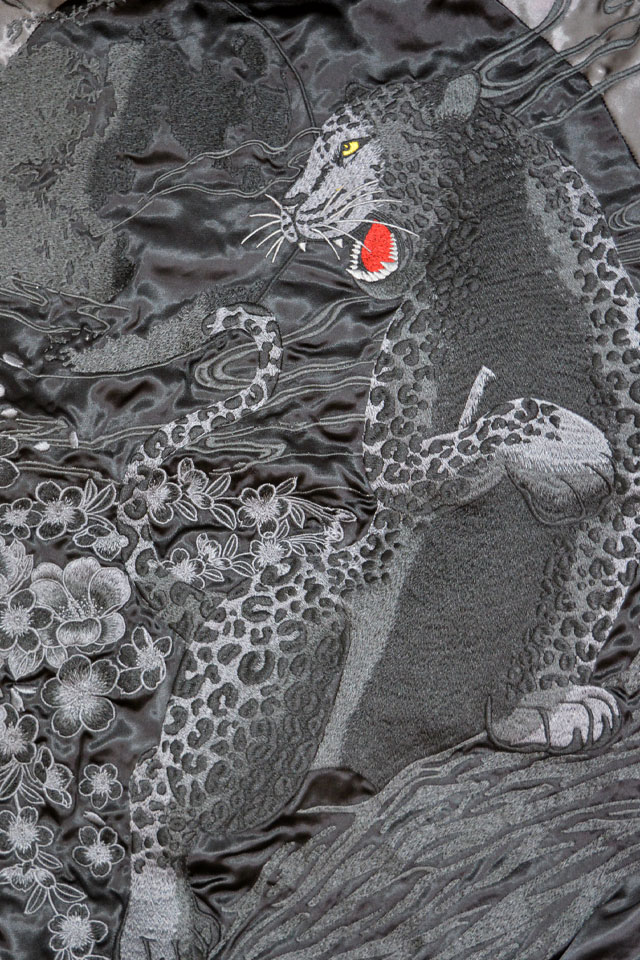 漆 黒豹リバーシブルスカジャン 絡繰魂 251003 和柄 和風 刺繍