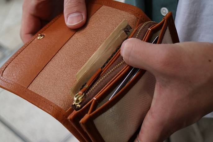 BONO -utility wallet L- | SLOW - スロウ 公式サイト | 革製のバッグ