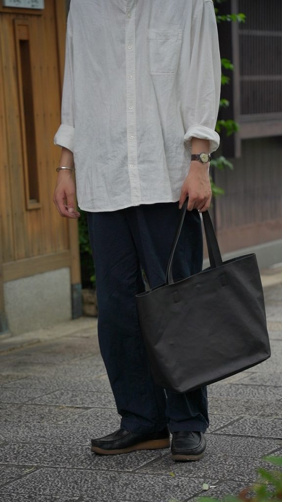 embossing -tote bag M- BLACK | SLOW - スロウ 公式サイト | 革製の
