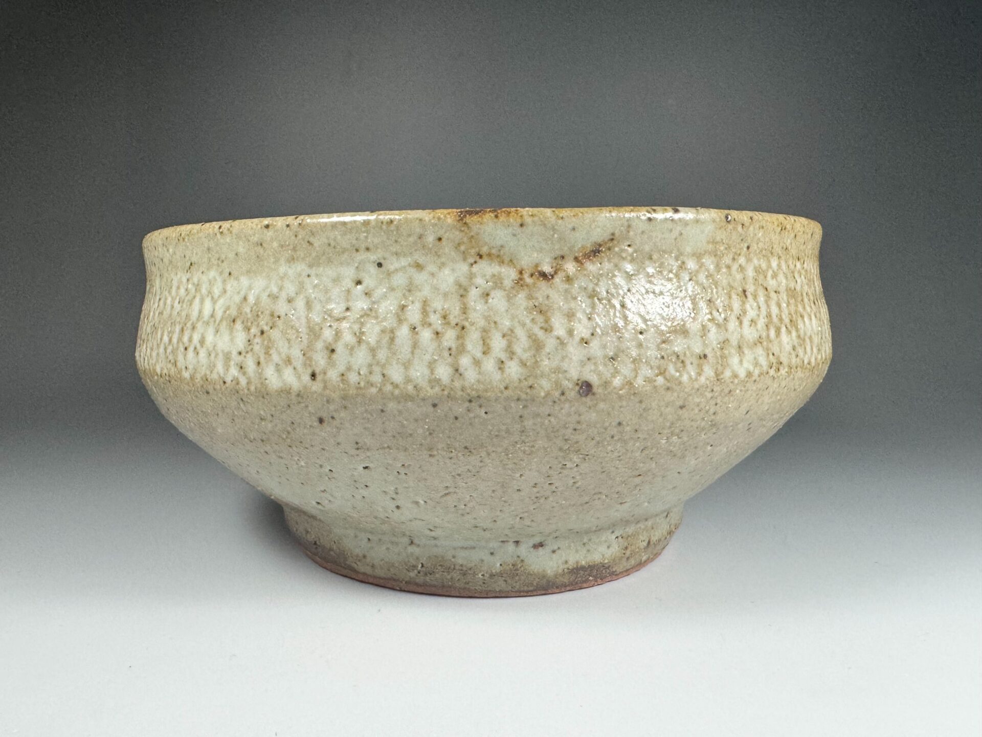 人間国宝 島岡達三「象嵌赤絵草花文夫婦茶碗」「地釉象嵌縄文建水」共