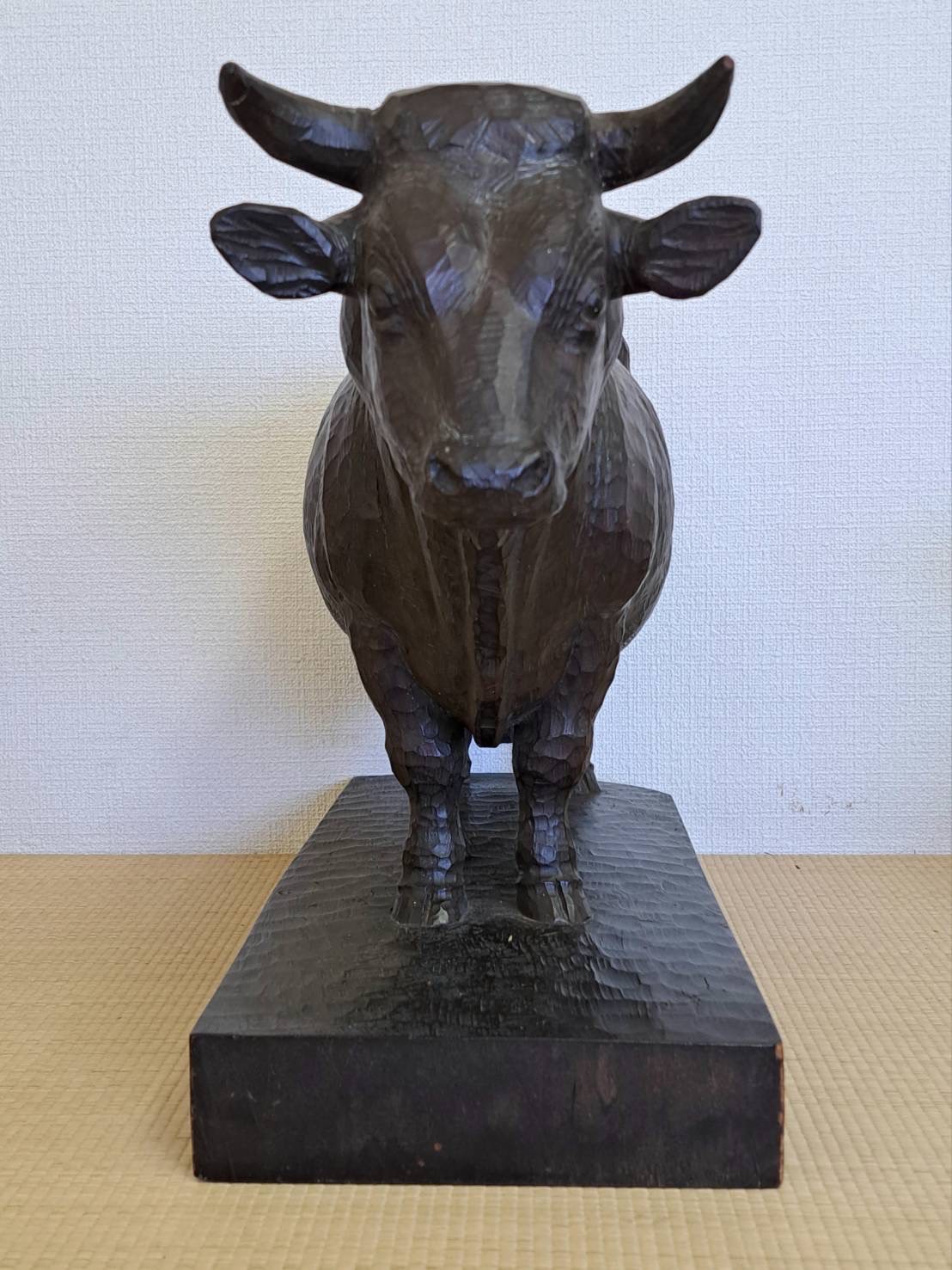 彫刻家 宮本理三郎「牡牛」 | 新栄堂