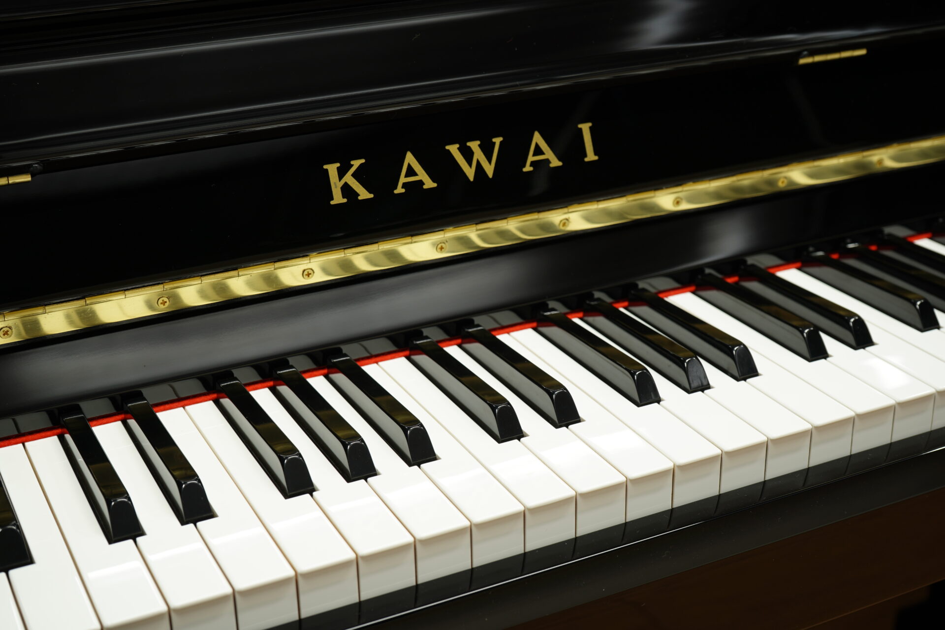 高品質な中古ピアノの販売（修理・再生）は伸和ピアノ