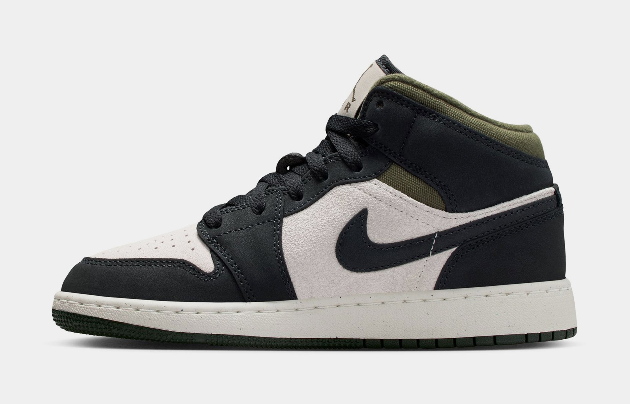 Jordan Air Jordan 1 Mid SE Grade School Lifestyle Shoes Light