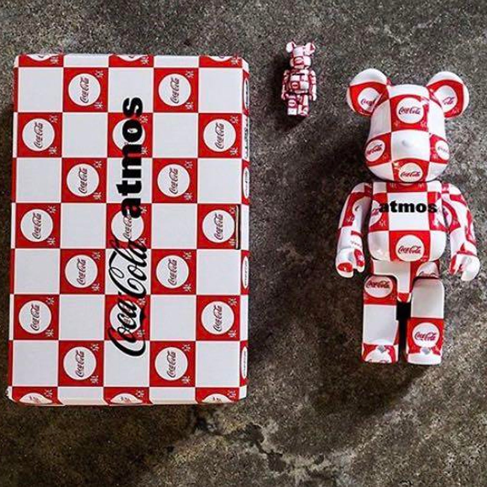 Bearbrick atmos x Coca-Cola Tokyo 100% & 400% Set – Capsul