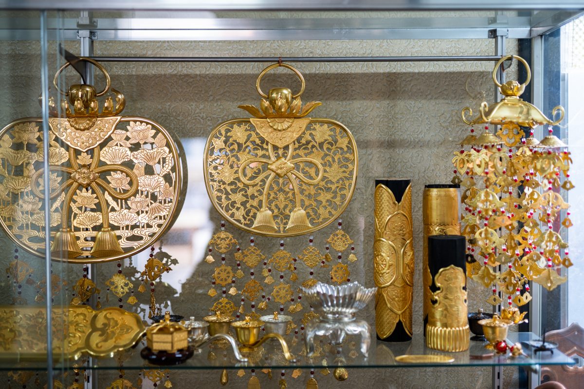 日常を飾る、煌びやかな錺金具の世界！親子2世代で新たなチャレンジを