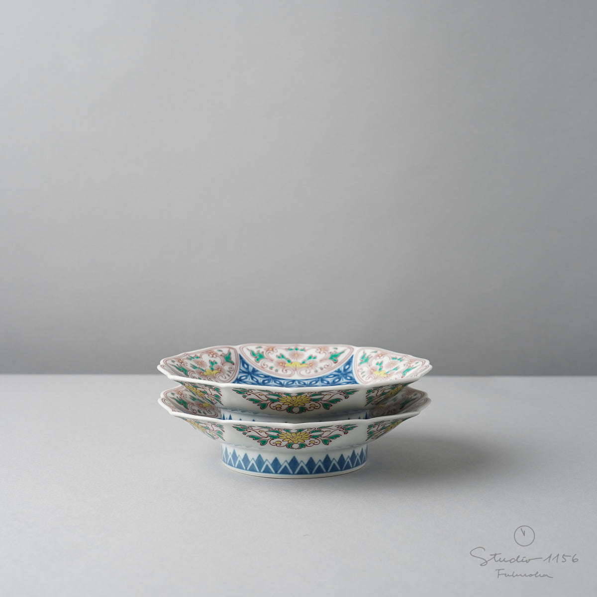 有田焼 色鍋島麻の葉地紋 桔梗縁 銘々皿 15.5cm 其泉窯の通販