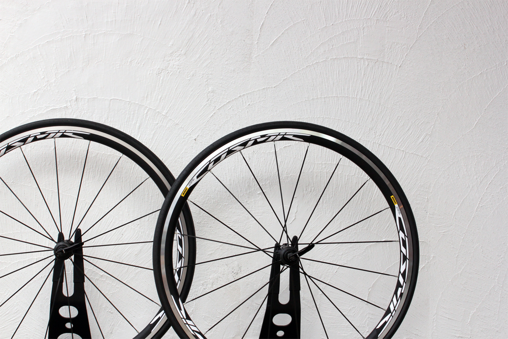 より快適に生まれ変わった万能ホイール、MAVIC COSMIC ELITE UST