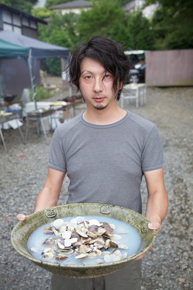 陶芸家 竹下鹿丸さんと粘土掘りに行ってきました。 / ブログ / 酢飯屋