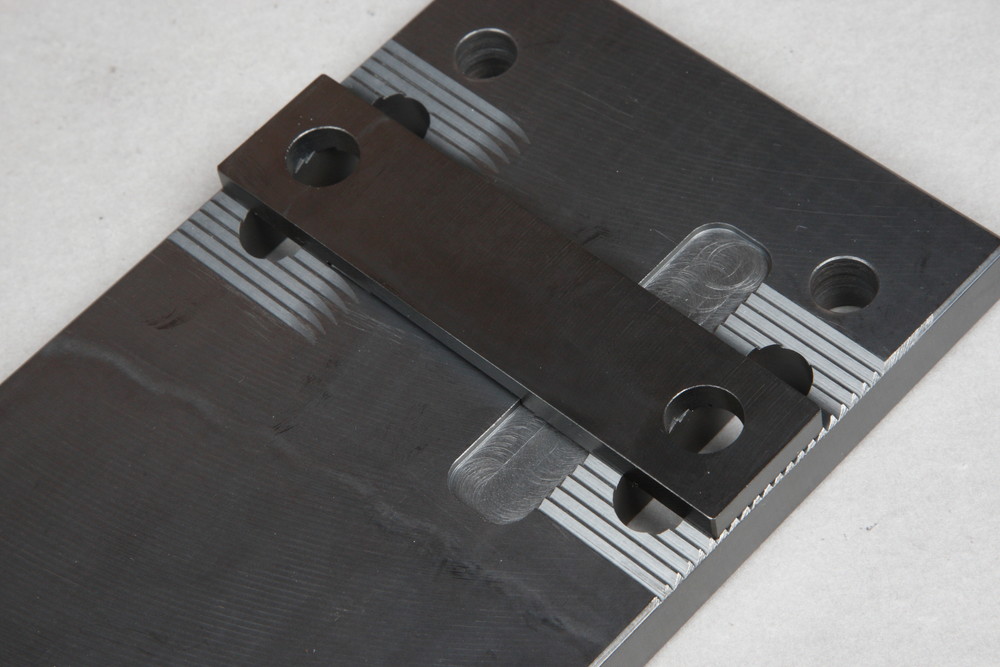 SUNDANCE”Rachet-Lock” Transmission Mounting Plateラチェットロック