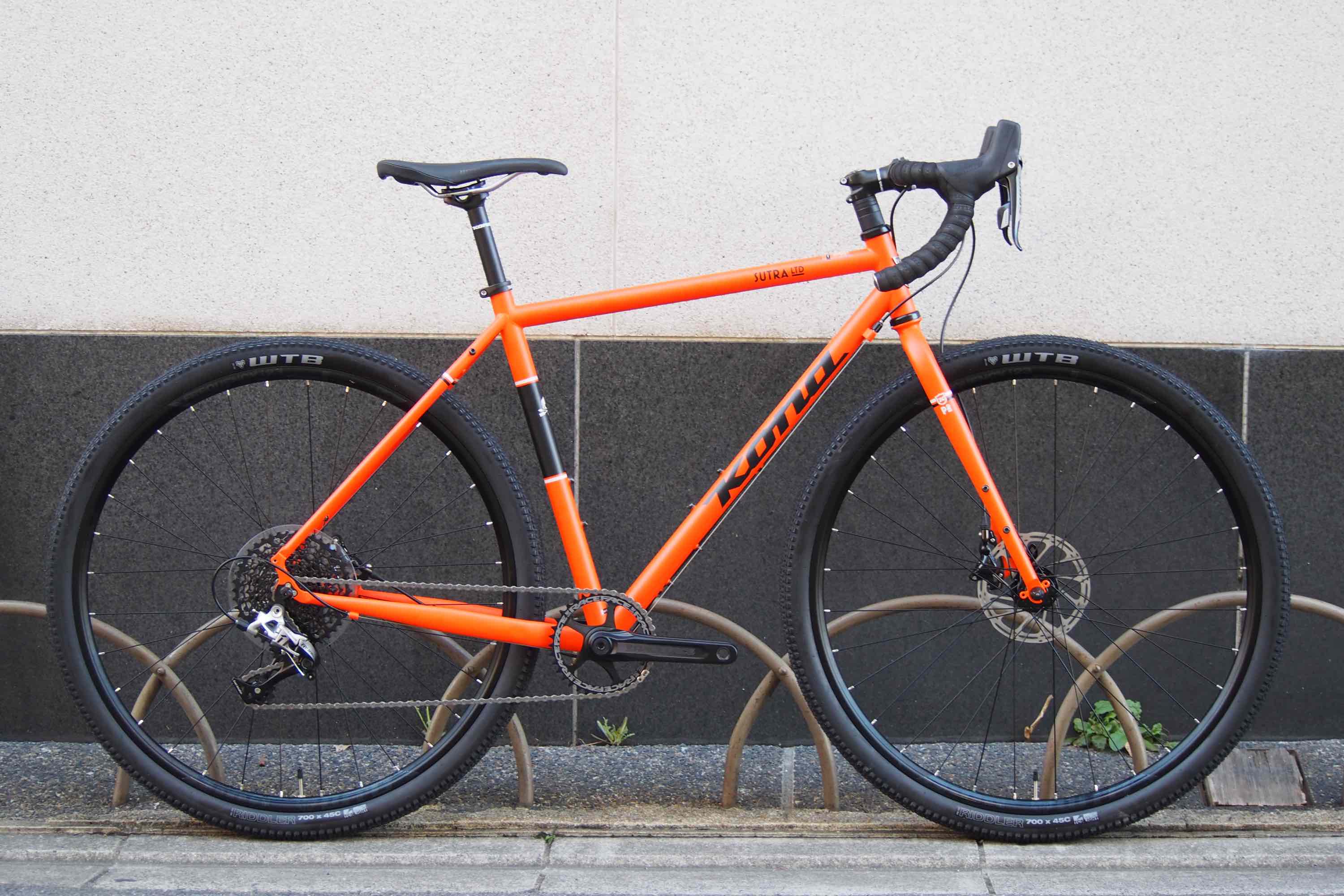 BLOG 舗装路～シングルトラック道を選ばずアドベンチャーへ！【KONA