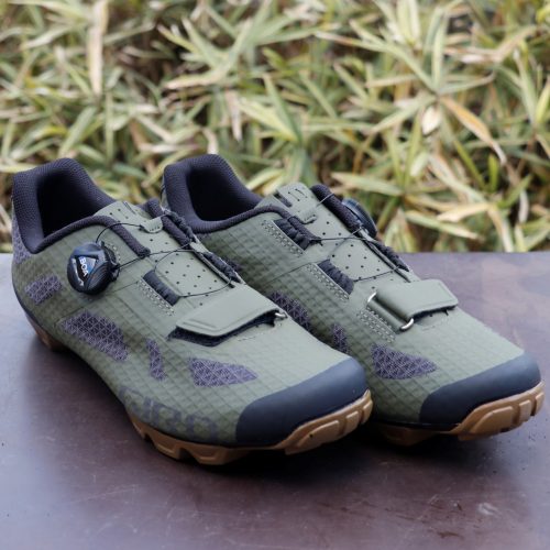 BLOG しなやかな新作アッパーが抜群の履き心地！アドベンチャー