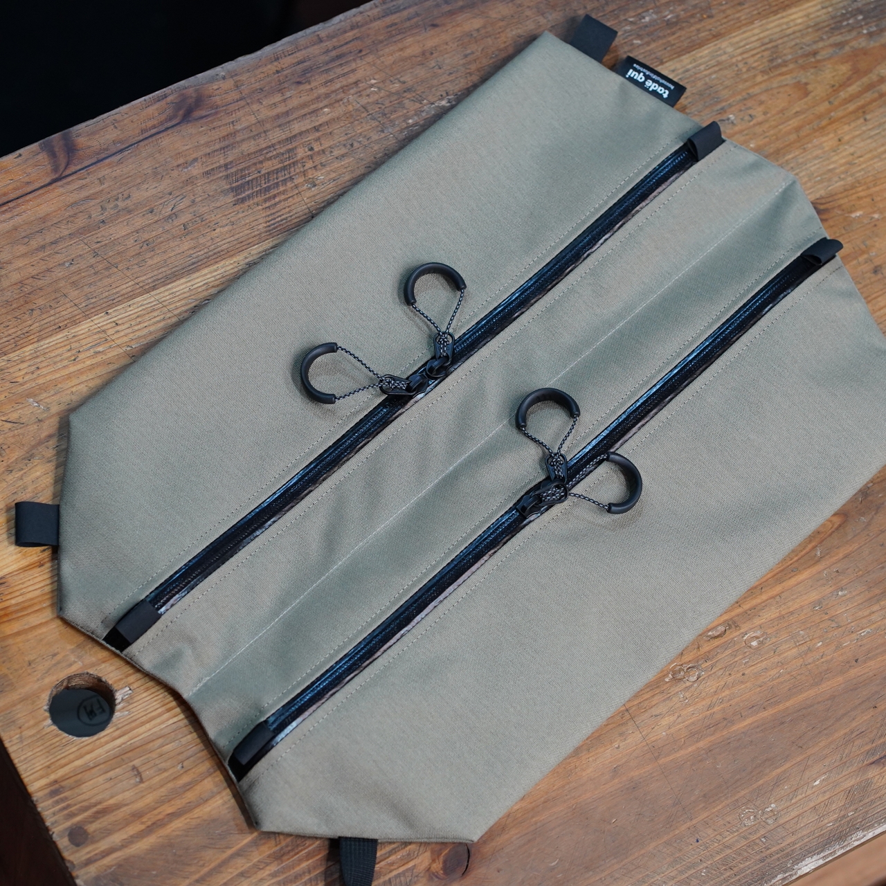 BLOG ビシッとヨレなく美しく。膝擦り知らずのスマートなフレーム