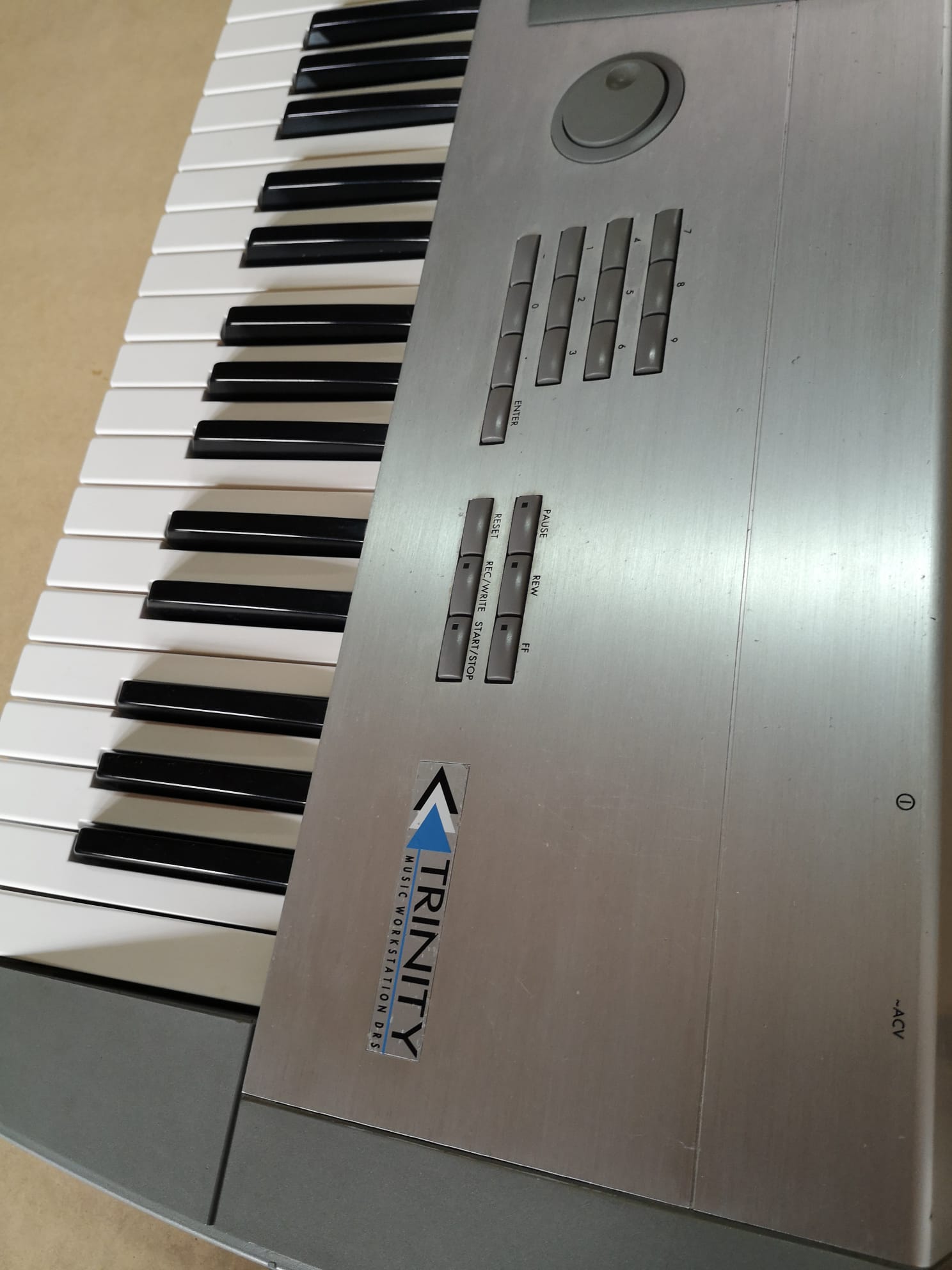 KORG TRINITY 61 KEYS SYNTHONIA LIBRARIES SOLO TRI INSTALLED