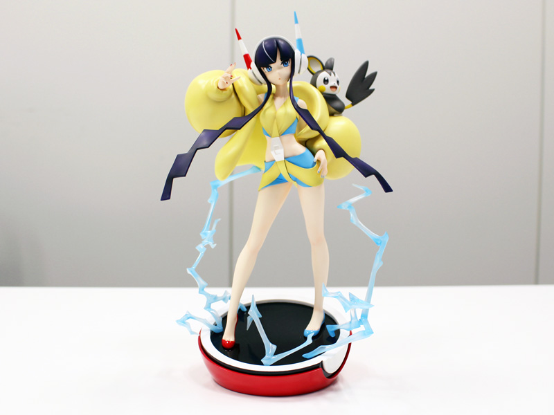 カミツレ＆エモンガの超美麗フィギュアが登場！ ポケモンセンター
